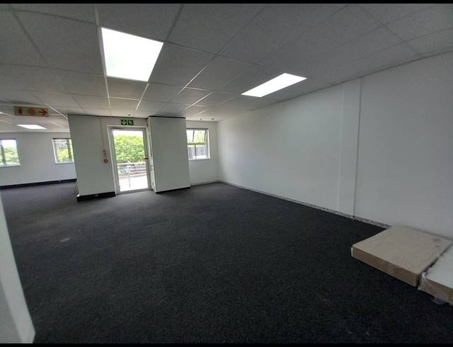 363M² OFFICE TO LET IN BRYANSTON